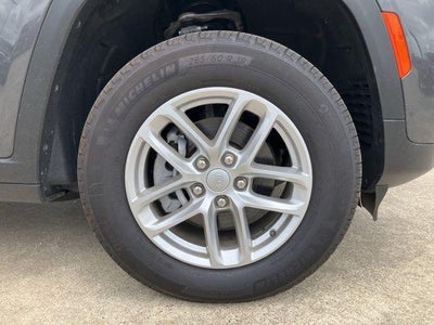 2025 Jeep Grand Cherokee Laredo 4x2