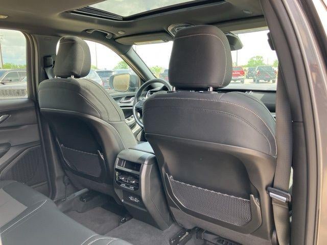 2025 Jeep Grand Cherokee Laredo 4x2