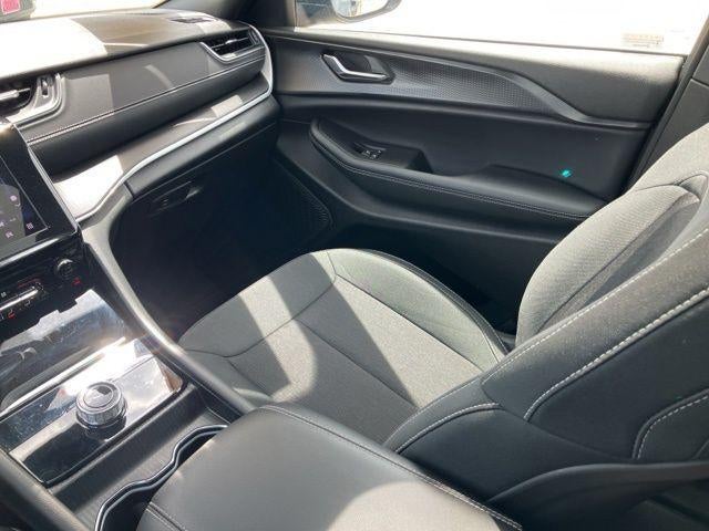 2025 Jeep Grand Cherokee Laredo 4x2