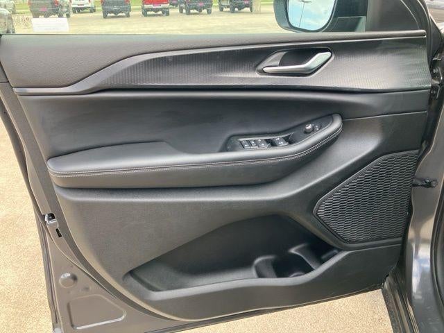 2025 Jeep Grand Cherokee Laredo 4x2