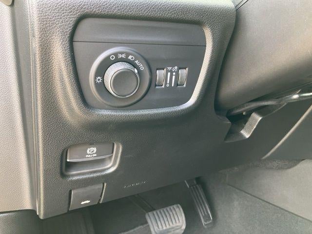 2025 Jeep Grand Cherokee Laredo 4x2