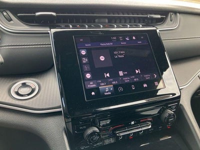 2025 Jeep Grand Cherokee Laredo 4x2