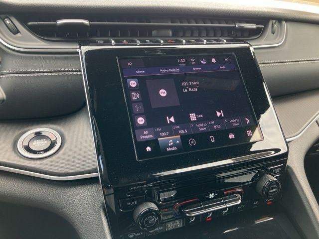 2025 Jeep Grand Cherokee Laredo 4x2