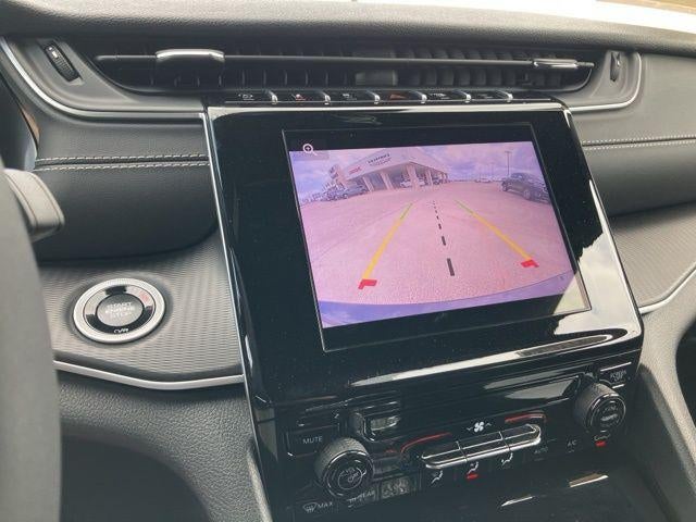 2025 Jeep Grand Cherokee Laredo 4x2