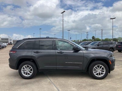 2025 Jeep Grand Cherokee Laredo 4x2