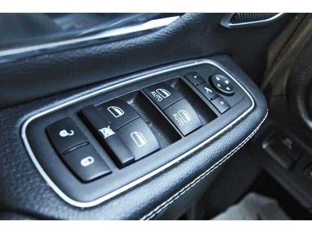 2022 RAM 1500 Laramie 4x4 Crew Cab 5'7" Box