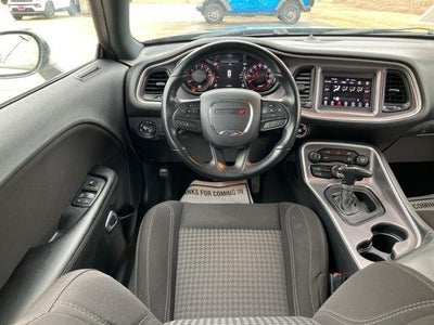 2021 Dodge Challenger SXT RWD