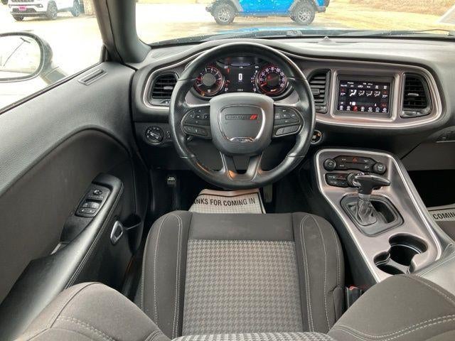 2021 Dodge Challenger SXT RWD