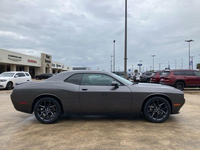 2021 Dodge Challenger SXT RWD