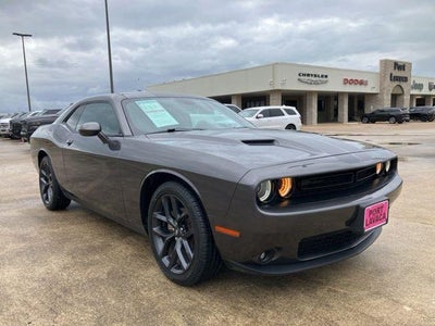 2021 Dodge Challenger SXT RWD