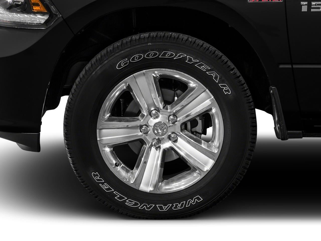 2016 RAM 1500 2WD Crew Cab 5.7 Ft Box Express