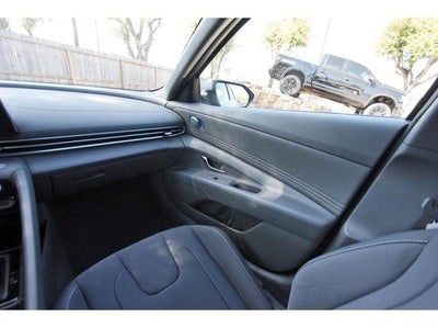 2025 Hyundai ELANTRA SEL Convenience IVT
