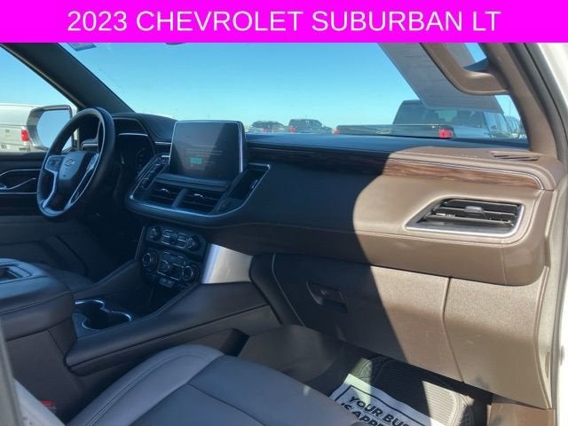 2023 Chevrolet Suburban LT