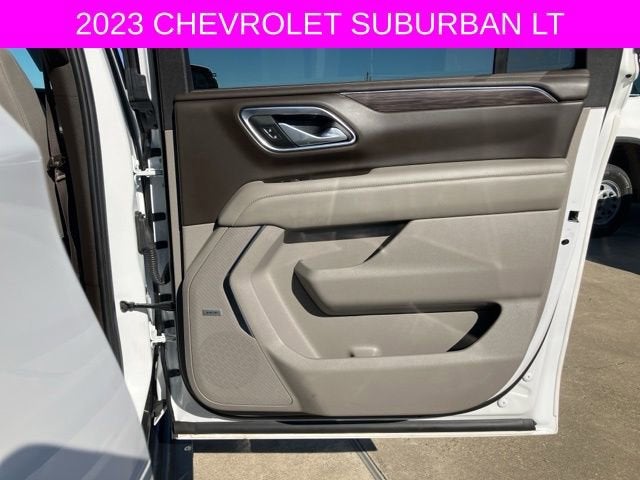 2023 Chevrolet Suburban LT