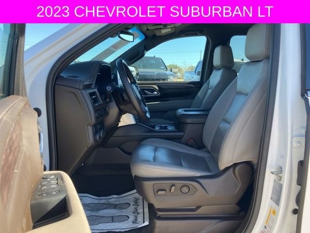 2023 Chevrolet Suburban LT