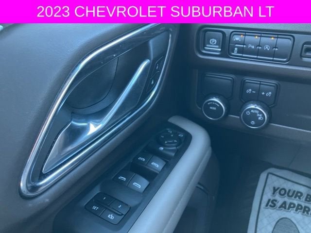 2023 Chevrolet Suburban LT